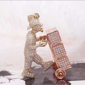 Elegante Dije de Plata 925 con Baño de Oro de 14K y Moissanita de Corte Brillante, Diseño de Lujo para Bodas, Aniversarios y Fiestas - Product Image 3