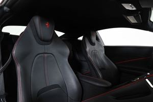 รถคูเป้สีแดง รุ่นปี 2022 มือสอง สภาพดี ขับเคลื่อนล้อหลัง สีดำ - Product Image 4