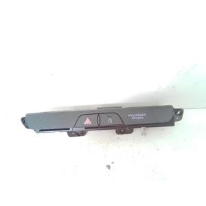แผงปุ่มกดกลาง KIA Stonic Series 93790h8010wk (17>) - Product Image 1