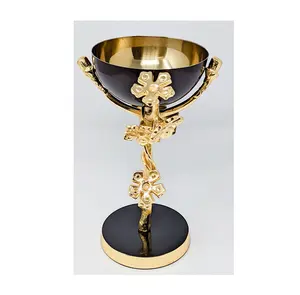 带金花踏板的小蛇碗神话般的设计，独家品质圆形装饰干果坚果碗