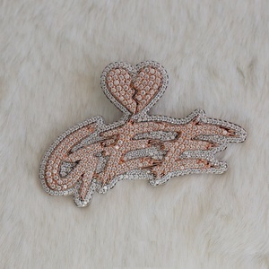 Colgante de paso de diamante de oro rosa y moissanita VVS hecho a medida con abalorio de bola de probador de letras iniciales - Product Image 2