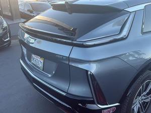Cadillac LYRIQ 2023 d'occasion en excellent état, SUV 4 portes de luxe - Product Image 4
