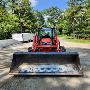 Tracteur à roues 4x4 M7060 en gros, équipement agricole durable pour l'utilisation à la ferme, achetez maintenant avec livraison rapide - Product Image 4