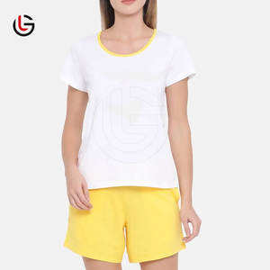 Conjunto de camiseta y pantalones cortos de algodón para mujer Servicio OEM Conjunto de camiseta y pantalones cortos de verano para mujer - Product Image 1