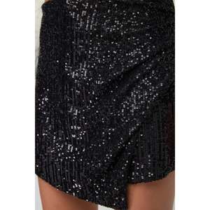 กระโปรงเลื่อมมินิแบบมีรอยผ่า - Product Image 4