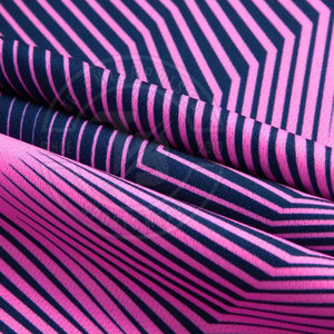 Uniforme de Fútbol para Adultos de Alta Calidad, Diseño Personalizado, Ligero, 100% Poliéster, Logotipo Personalizado, Tela de 180g, Personalizable - Product Image 6