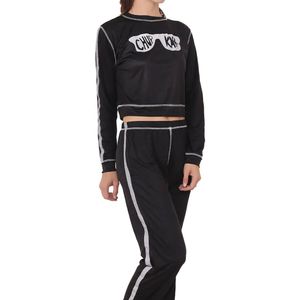 Obtenez des survêtements pour femmes haut de gamme conçus pour soutenir votre style de vie actif avec un tissu confortable, respirant et extensible - Product Image 5