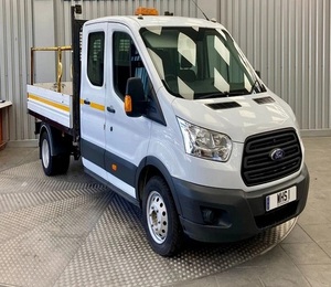 Autos Usados en Venta: Ford Transit 2015, 2.2, 350 L3 DRW, 124 BHP, Cabina Doble, Plataforma Abatible - Product Image 2