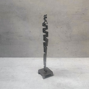 รูปปั้นอลูมิเนียมยืนด้วยการแกะสลักที่ซับซ้อนที่ให้ความสวยงามเชิงลึกและแบบดั้งเดิมสำหรับการตกแต่งภายใน - Product Image 2