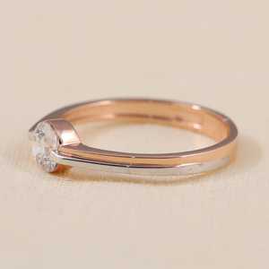 Ensemble de Bague de Fiançailles Solitaire Classique en Diamant de Laboratoire Rond, Collection Élégante de Bagues en Diamant - Product Image 5