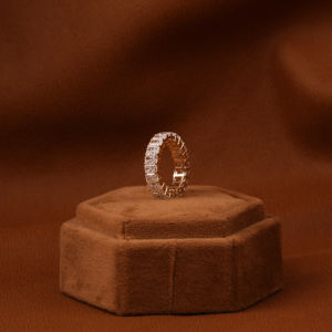 Alliance de mariage unisexe plaquée or 18 ct, diamant de laboratoire à coupe radiante pour l'éternité, diamant de mariée certifié classique sans conflit - Product Image 4