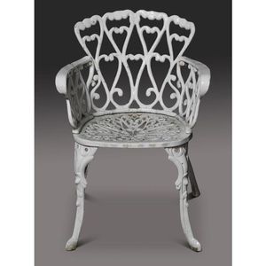 Classic English style <b>cast</b> <b>iron</b> <b>garden</b> chair with black coating and curved lines for timeless design - Product Image 1