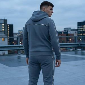 Conjunto Deportivo Personalizado para Hombre en Felpa Técnica Gris Pizarra con Ribete Reflectante 3M, Sudadera Holgada de Mezcla de Algodón con Estampado Sólido para Ropa Urbana - Product Image 4