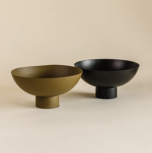 Bol de service moderne en aluminium avec finition en poudre noire mate et base cylindrique pour la décoration de la salle à manger et de la table - Product Image 2