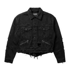 Veste en jean noire Y2K sur mesure pour homme, poids lourd, lavage vintage, effet usé sur le bas, broderie 3D, fermeture à bouton unique sur le devant - Product Image 1