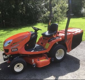 Cortadora de Césped Kubota 4x4 en Oferta, Ideal para Cortar Césped - Product Image 6