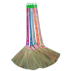 Escoba de hierba natural Premium de proveedor vietnamita-Escoba de paja duradera hecha a mano con palo para limpieza - Product Image 5