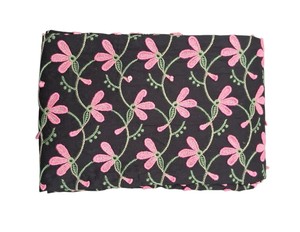 Tissu en coton tissé léger de haute qualité, noir, avec appliques florales 3D brodées, pour robes, kurtis et dupattas, au prix d'exportation - Product Image 3