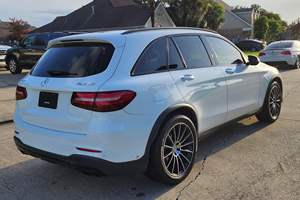Mercedes-Benz AMG GLC 43 Plus 2018 Usado en Buen Estado, Sin Accidentes, Volante a la Izquierda/Derecha - Product Image 3