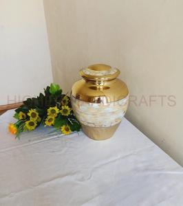 Urne de crémation en laiton nacré de style américain Urne funéraire en métal poli pour cendres Fournitures funéraires complètes - Product Image 4