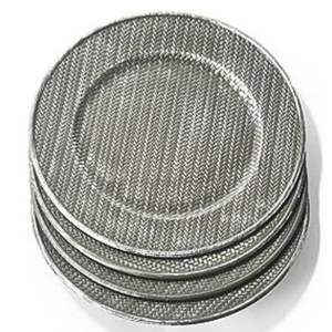 Assiette de présentation en métal utilisée pour les services de traiteur lors d'événements, offrant un style de présentation magnifique lors de fonctions de haut niveau - Product Image 1