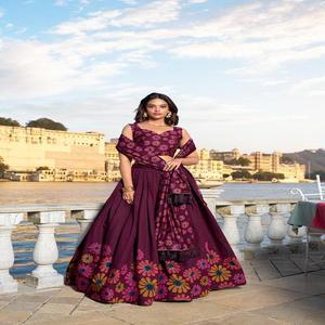 Nouveau 2024 dernière robe fantaisie à la mode Tussar Silk Lehenga Choli & Dupatta avec imprimé floral et fournisseur de travail en aluminium de l'Inde - Product Image 1