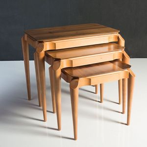 Mesa auxiliar de madera rústica única con diseño de granja antiguo para dormitorios, salas de estar e interiores de cabañas rústicas - Product Image 1