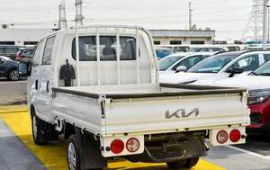 Camioneta Usada en Buen Estado, Modelo 2024, Volante a la Izquierda, Doble Cabina, 2.7L, 4 Puertas, Asientos de Tela, Motor Diésel V4, Transmisión Manual, ACC - Product Image 3