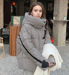 Giacca Invernale Imbottita da Donna 2026, Vendita Calda, con Stampa a Quadri e Lettere, Maniche Lunghe, Cappuccio e Due Tasche Laterali - Product Image 2