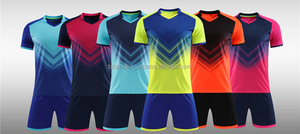 Uniforme de football confortable fabriqué avec 100% polyester pour un match d'équipe professionnelle Top prix de vente chaud utilisation de vêtements d'entraînement d'équipe - Product Image 6