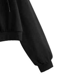 Haut à capuche court pour femme, conçu pour un usage décontracté, avec un tissu confortable et chaud, et un style court tendance. - Product Image 4