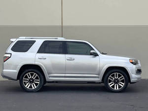 Toyota 4Runner Limited Usada de 2018 - Product Image 2