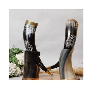 Corne à boire rustique artisanale polie, gobelet authentique médiéval, mug de banquet sculpté, en bois naturel, pour la bière de guerrier et le miel, Raw Love - Product Image 6