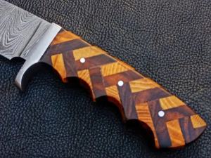 Couteau de chasse en acier Damas forgé à la main |   Couteau de survie d'extérieur à lame fixe pleine soie avec étui en bois et cuir (OEM disponible) - Product Image 2