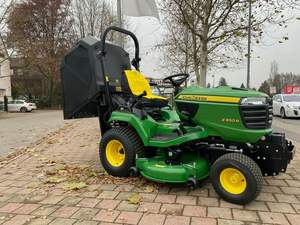 Tractor de césped Johnn Deere X950R bastante usado, 24.2HP, Colector de césped de descarga trasera diésel, equipo profesional para el cuidado del césped y el suelo - Product Image 2
