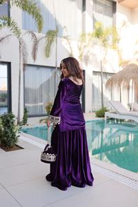 เตรียมพร้อมเปล่งประกายไปกับเสื้อคุर्ติกำมะหยี่สำหรับผู้หญิงอินเดีย พร้อมงานปักดิ้นทองสุดตระการตาและงานกระจกแท้ - มีสินค้าในสต็อก - Product Image 3