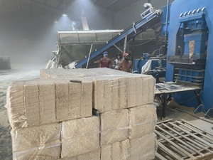 Copeaux de bois séchés vietnamiens naturels les plus vendus Lit pour petits animaux Chipper Lit Literie pour petits déchets agricoles - Product Image 5