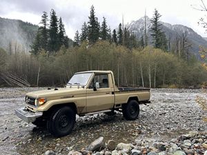 MEJOR OFERTA: LANDCRUISER 1996, 4.5 LITROS, 6 CILINDROS, TRANSMISIÓN MANUAL DE 5 VELOCIDADES, 4X4, EN PERFECTO ESTADO, IMPECABLE, EXCELENTE CONDICIÓN, LISTO PARA EXPORTAR - Product Image 5