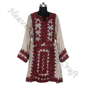 BDR056 traditionnel Vintage brodé à la main Balochi Vintage brodé Kutchi haut bohème Unique robe Vintage à la main Boho - Product Image 5