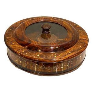 Boîte à bonbons en bois classique faite à la main pour les événements familiaux, créant une présentation élégante de chocolats et de noix - Product Image 6