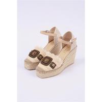 Espadrille fermée à talon compensé haut