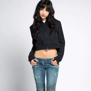 OEM Women's Cropped Full Zip Hoodie Comfortable and Stylish Perfect for Casual Wear and Workouts - Product Image 4