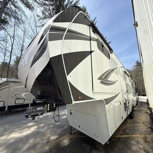 EN PERFECTO ESTADO, Usado, 2023, Grand Design Solitude 390RK - Product Image 2