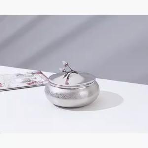 หม้อปรุงอาหารสีเงินสุดหรูพร้อมที่จับลายดอกไม้ชามเสิร์ฟอาหารร้อนระดับพรีเมียมเหมาะสำหรับงานแต่งงานงานปาร์ตี้ห้องครัวรับประทานอาหาร - Product Image 4