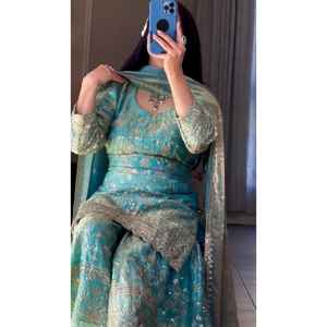 เปิดตัวชุดงานเลี้ยงสุดหรู ดีไซน์ทันสมัย ผ้าไหมฟินดี้เนื้อหนา ปักลายประณีต แบรนด์ Zain Exports - Product Image 1