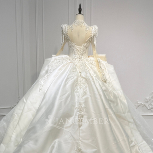 XS269 Vestido de Novia de Gala con Cuello Alto, Satén y Cuentas, Estilo Imperio, con Cola Capilla, Flores de Encaje Modernas y Cristales - Product Image 6