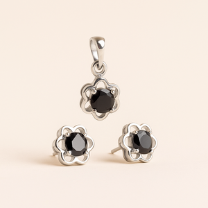 Juego de Joyería Fina Rhaya Jewels de 3 Piezas en Plata 925 con Baño de Rodio, Collar de Flores de Ónice Negro para Mujer, Regalo de Boda o Compromiso - Product Image 2