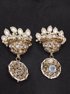 <b>Gold</b> Plated Kundan <b>Pearl</b> Bridal <b>Necklace</b> Set with Earrings Maang Tikka for Indian Wedding Engagement & Party - Product Image 5