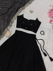 Elegante Conjunto de Trabajo de perlas de color negro adornado Georgette Lehenga Choli y Dupatta para ropa de fiesta de mujer - Product Image 2