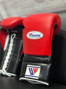 Guantes de boxeo profesionales ganadores de diseño personalizado con muñeca con cordones Guantes de combate ganadores de cuero genuino de primera calidad - Product Image 6